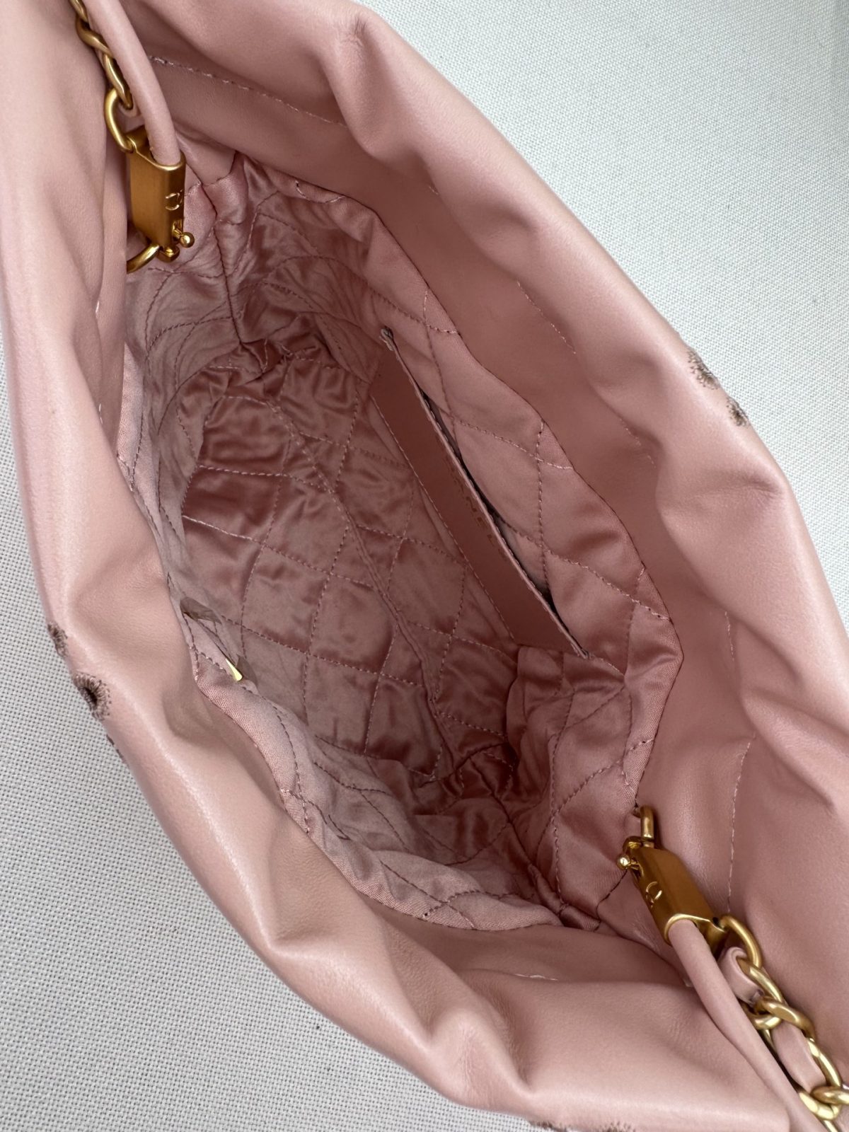 Chanel Mini 22bag - Image 8