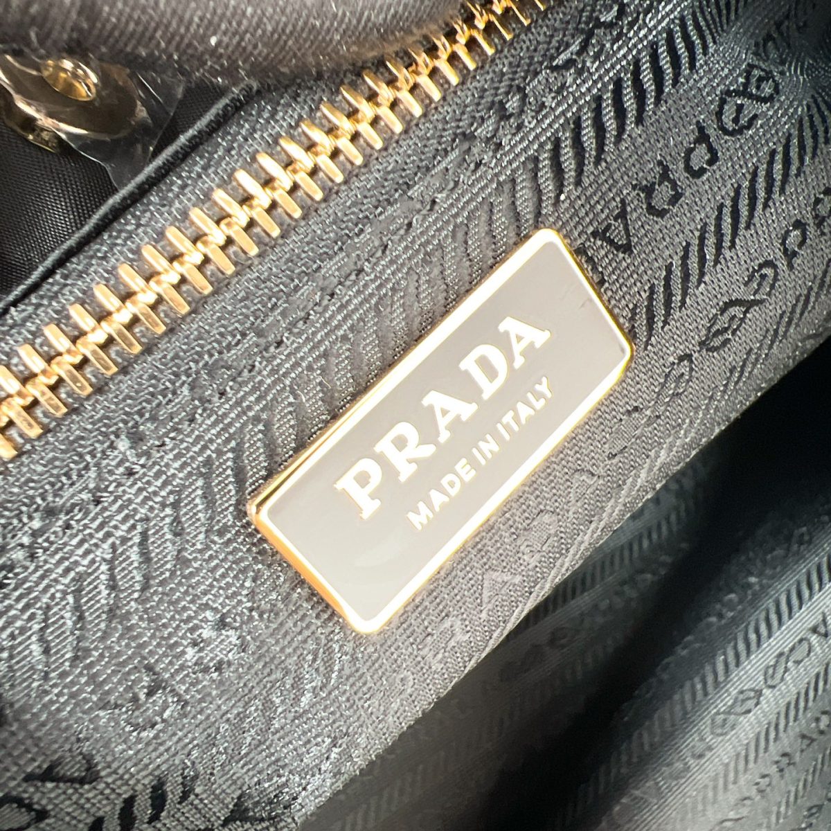 Prada Mariner large Re-Nylon shoulder bag - Image 9