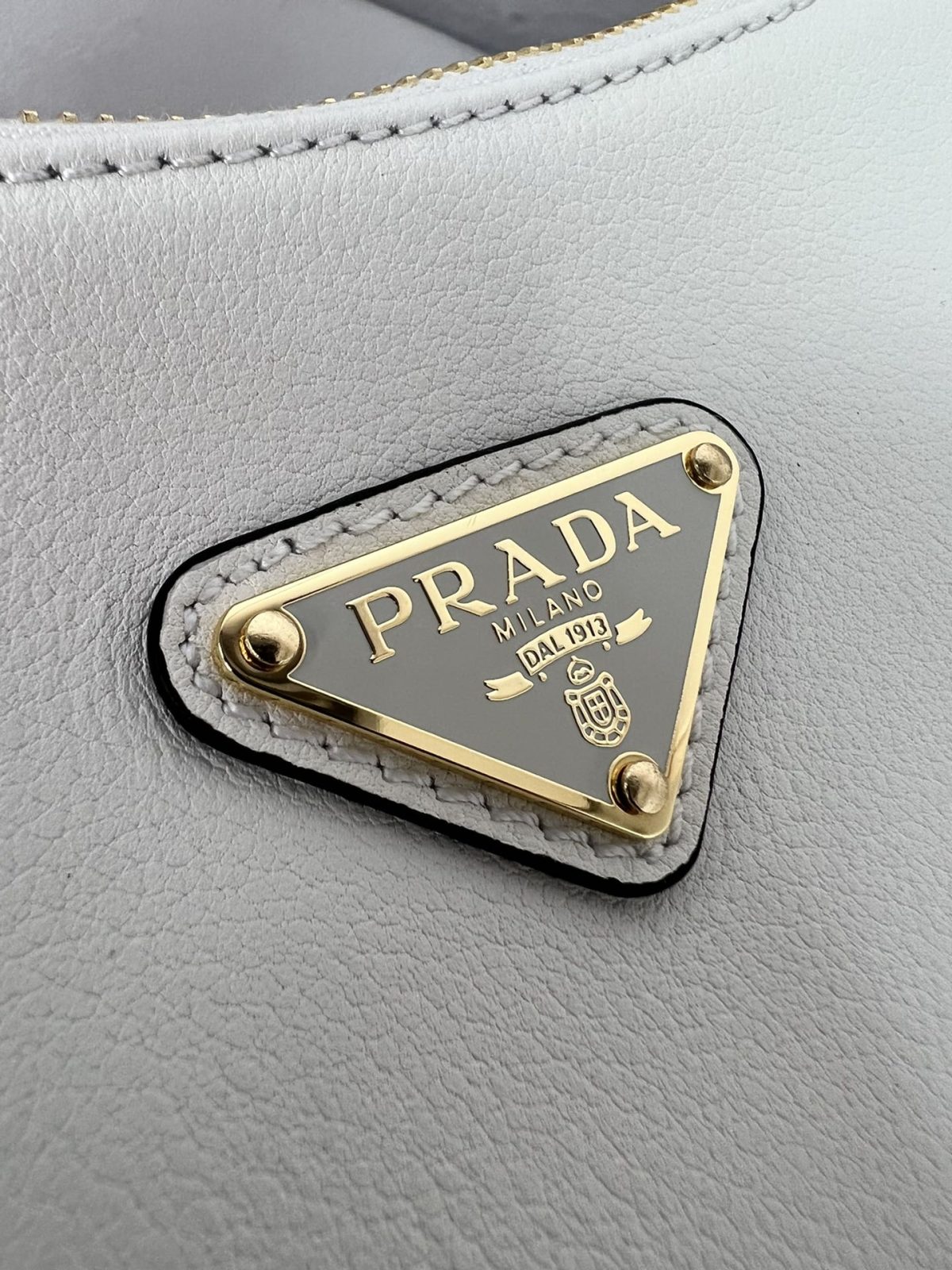Prada Aimée medium leather shoulder bag - Image 7