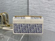 Dior 30 Montaigne East-West Bag with Chain - Image 3