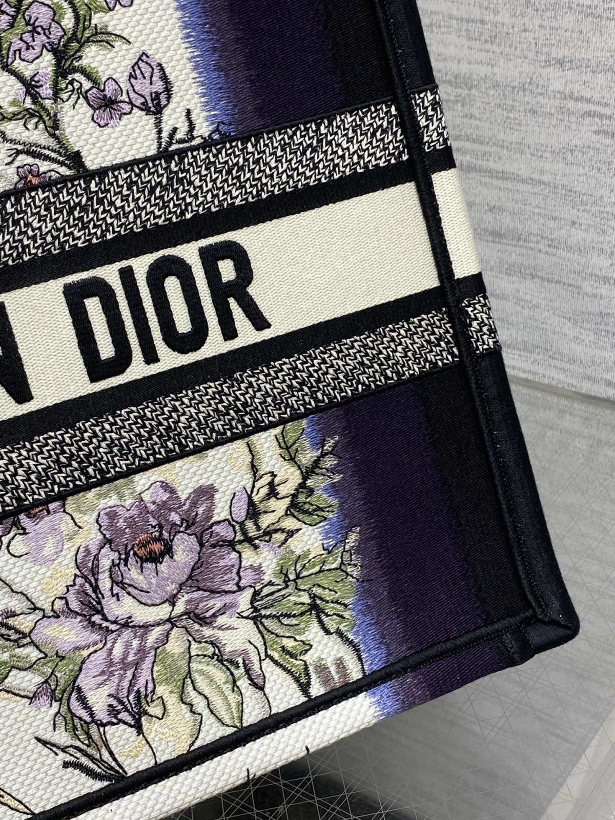 Dior Book Tote Medium Bag - Image 3