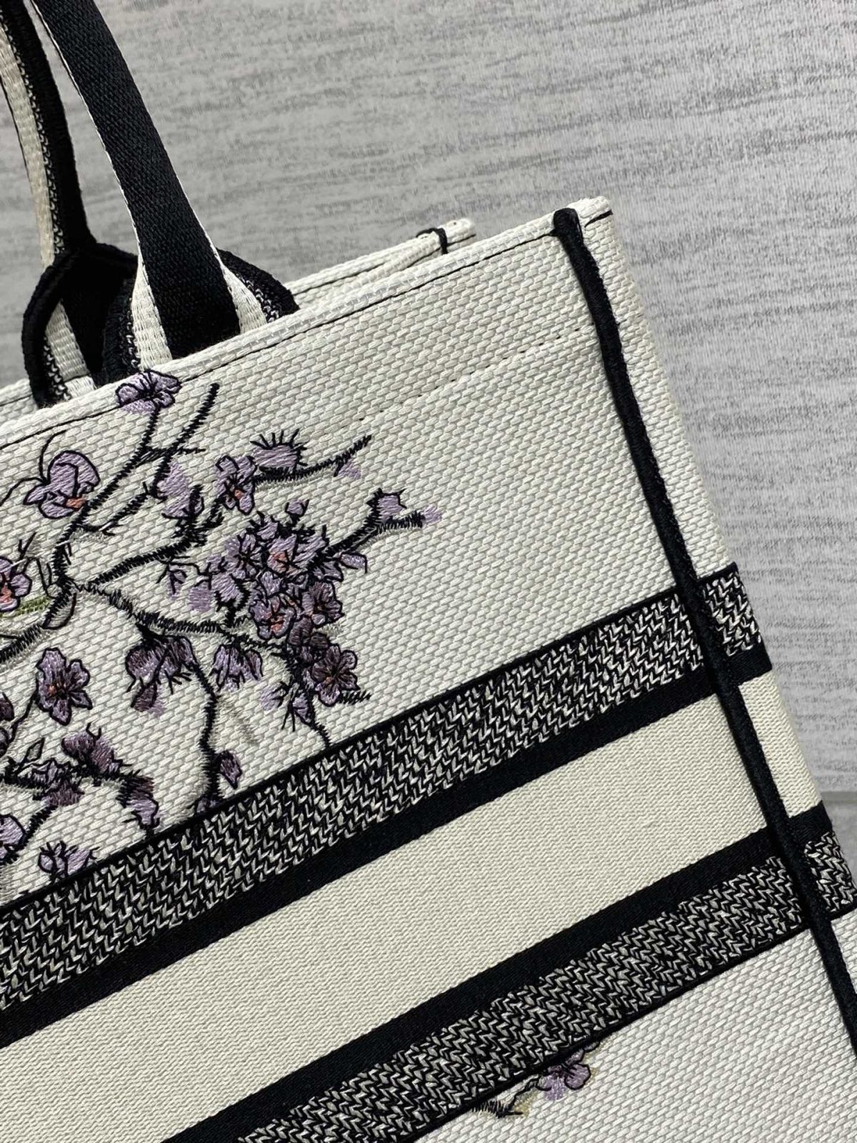 Dior Book Tote Medium Bag - Image 4