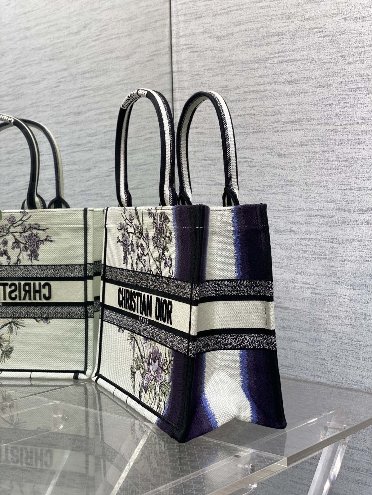 Dior Book Tote Medium Bag - Image 6