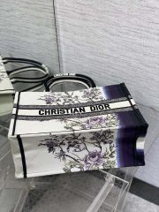 Dior Book Tote Medium Bag - Image 7