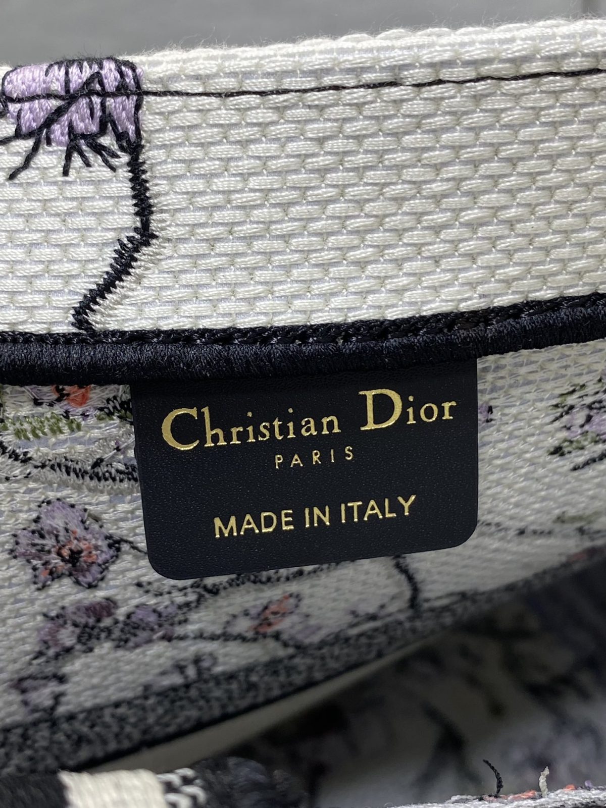 Dior Book Tote Medium Bag - Image 9