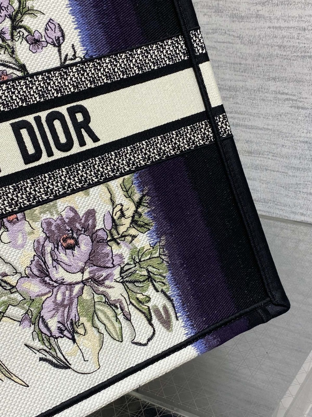 Dior Book Tote Large Bag - Image 4