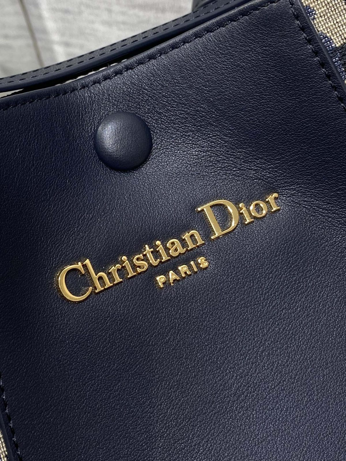 Dior Small Signature Bucket Bag - Image 9