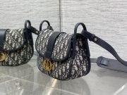 Dior Montaigne Shoulder Bag - Image 4