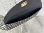 Dior 30 Montaigne Clutch Bag - Image 7