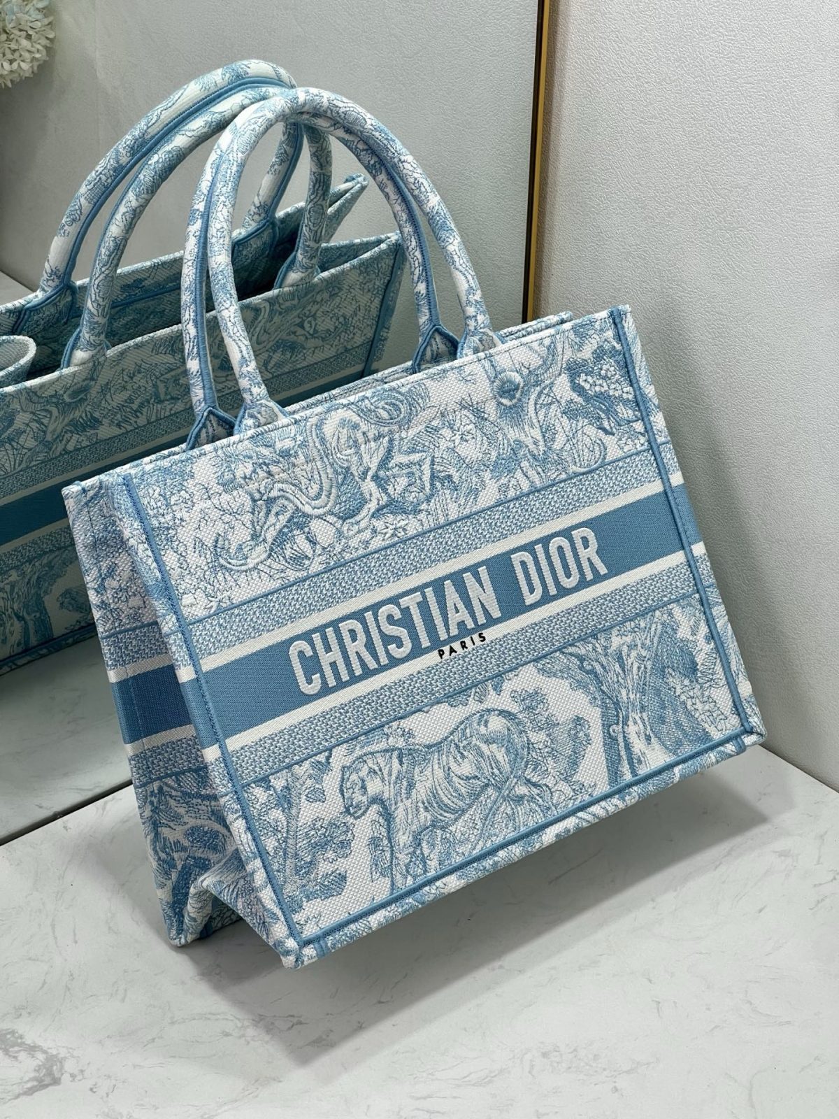 Dior Book Tote Medium Bag - Image 4