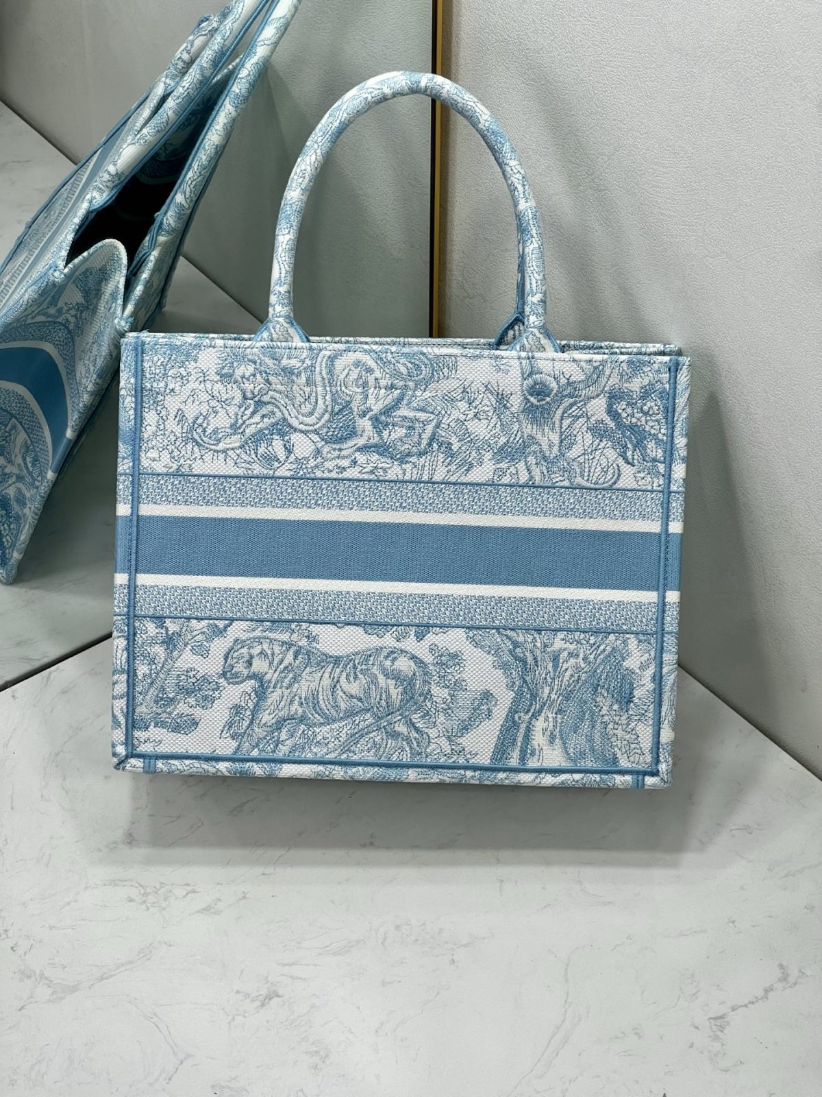 Dior Book Tote Medium Bag - Image 7