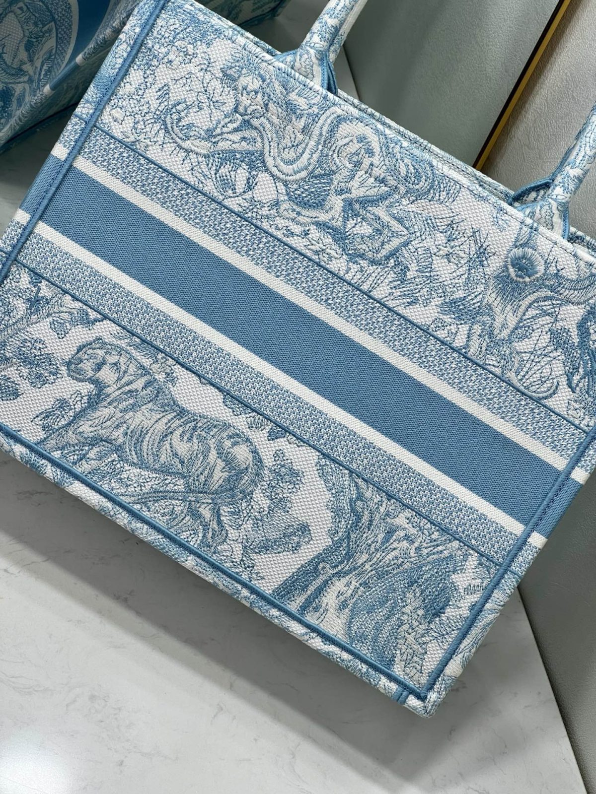 Dior Book Tote Medium Bag - Image 6