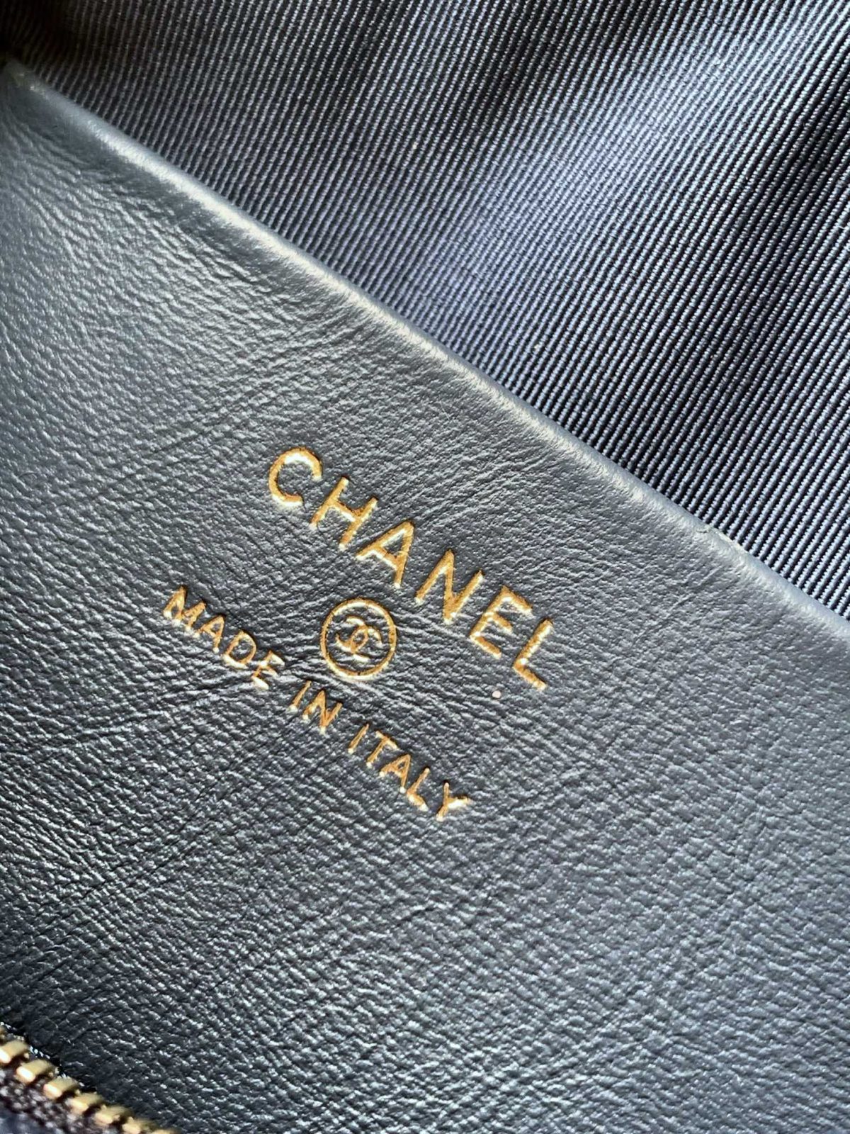 Chanel Chain Bag - Image 9