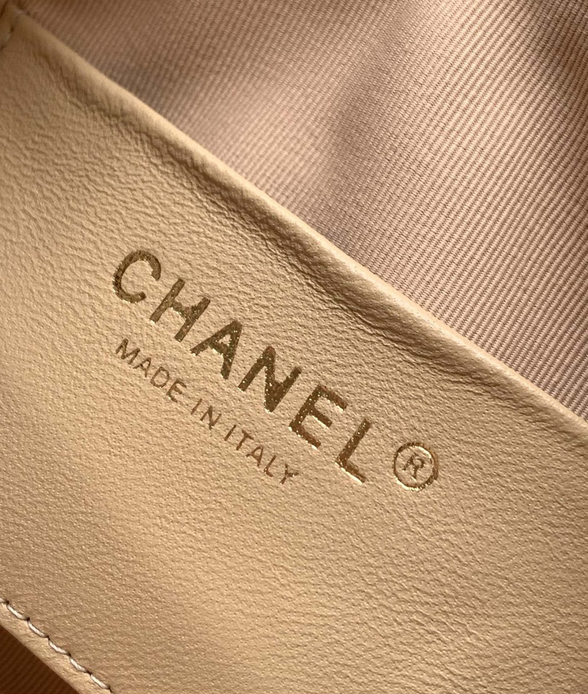 Chanel Chain Bag - Image 9