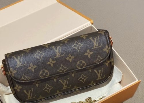 LV 𝐖𝐀𝐋𝐋𝐄𝐓 𝐎𝐍 𝐂𝐇𝐀𝐈𝐍 𝐈𝐕𝐘 Bag photo review