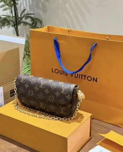 LV 𝐖𝐀𝐋𝐋𝐄𝐓 𝐎𝐍 𝐂𝐇𝐀𝐈𝐍 𝐈𝐕𝐘 Bag photo review