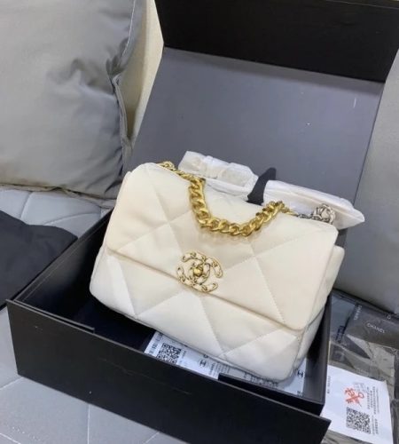 Chanel 19bag photo review