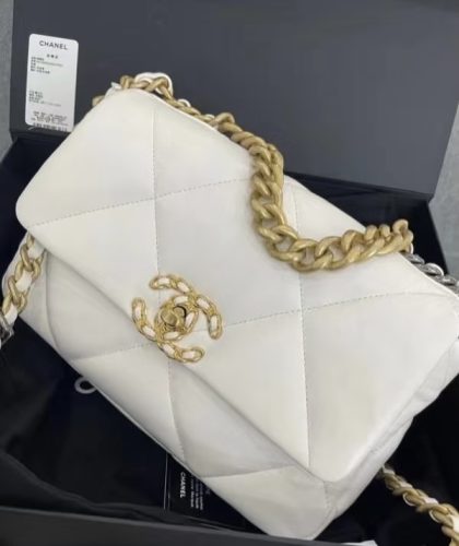 Chanel 19bag photo review