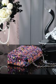 Chanel Classic Flap Bag 20cm - Image 4