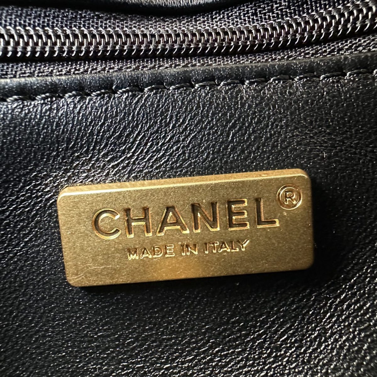 Chanel Classic Flap Chain Bag 20cm - Image 9