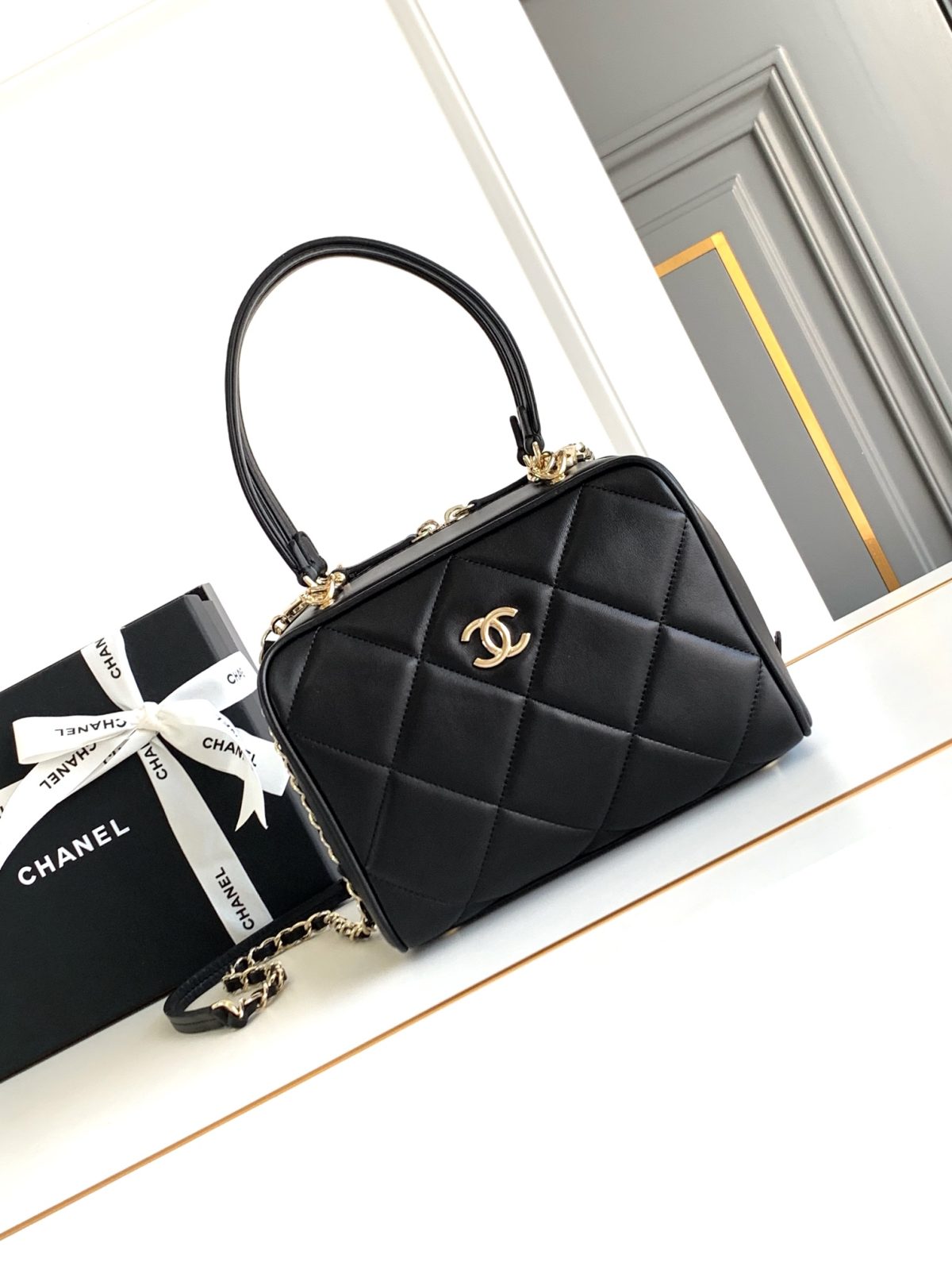 Chanel Handbag - Image 1