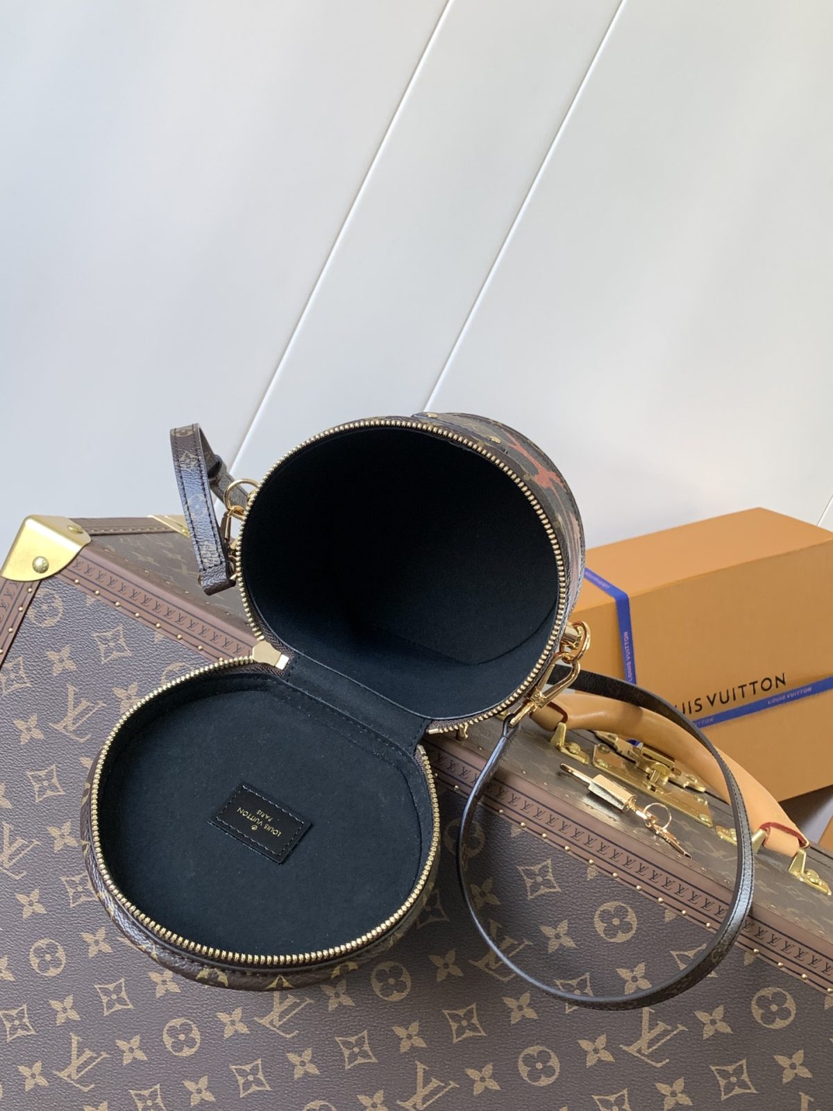 LV Cannes Bucket Bag - Image 8