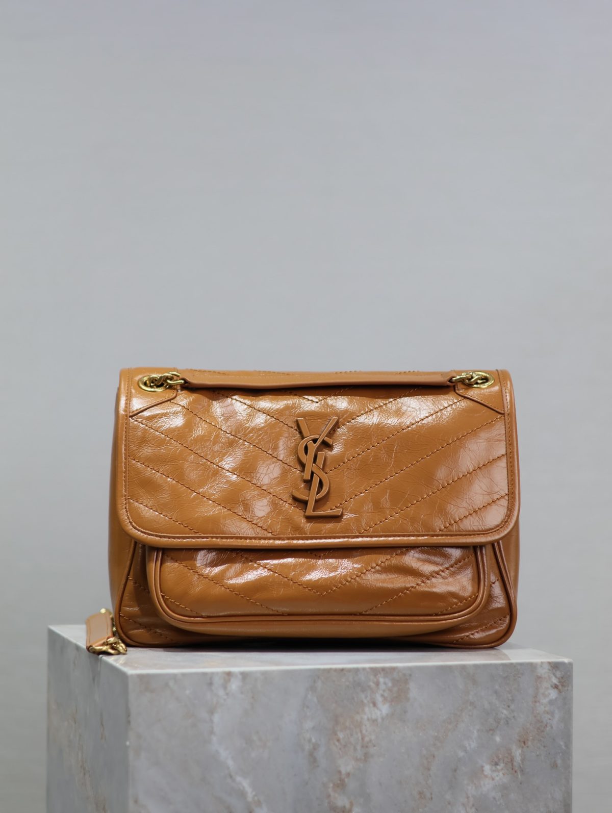 Yves Saint Laurent Niki Medium Chain Bag - Image 1