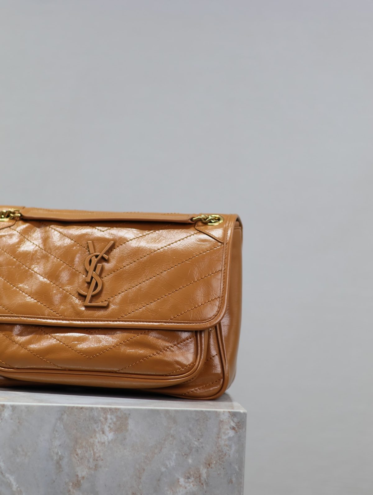 Yves Saint Laurent Niki Medium Chain Bag - Image 3