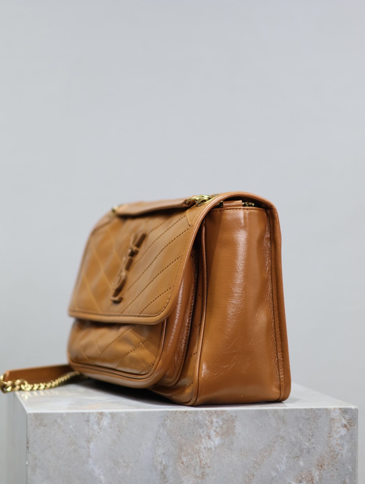 Yves Saint Laurent Niki Medium Chain Bag - Image 4