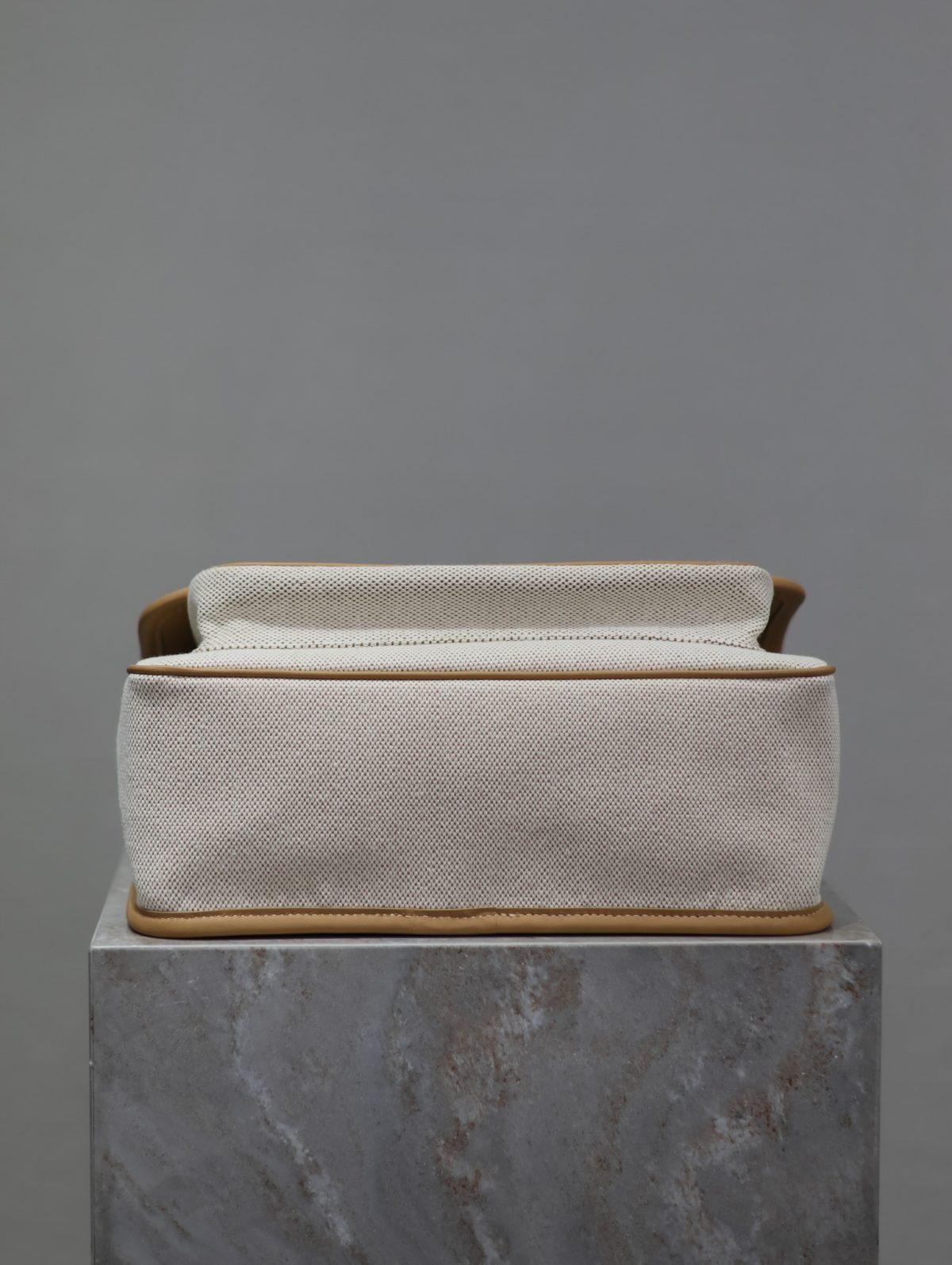 Yves Saint Laurent Niki Medium Chain Bag - Image 4