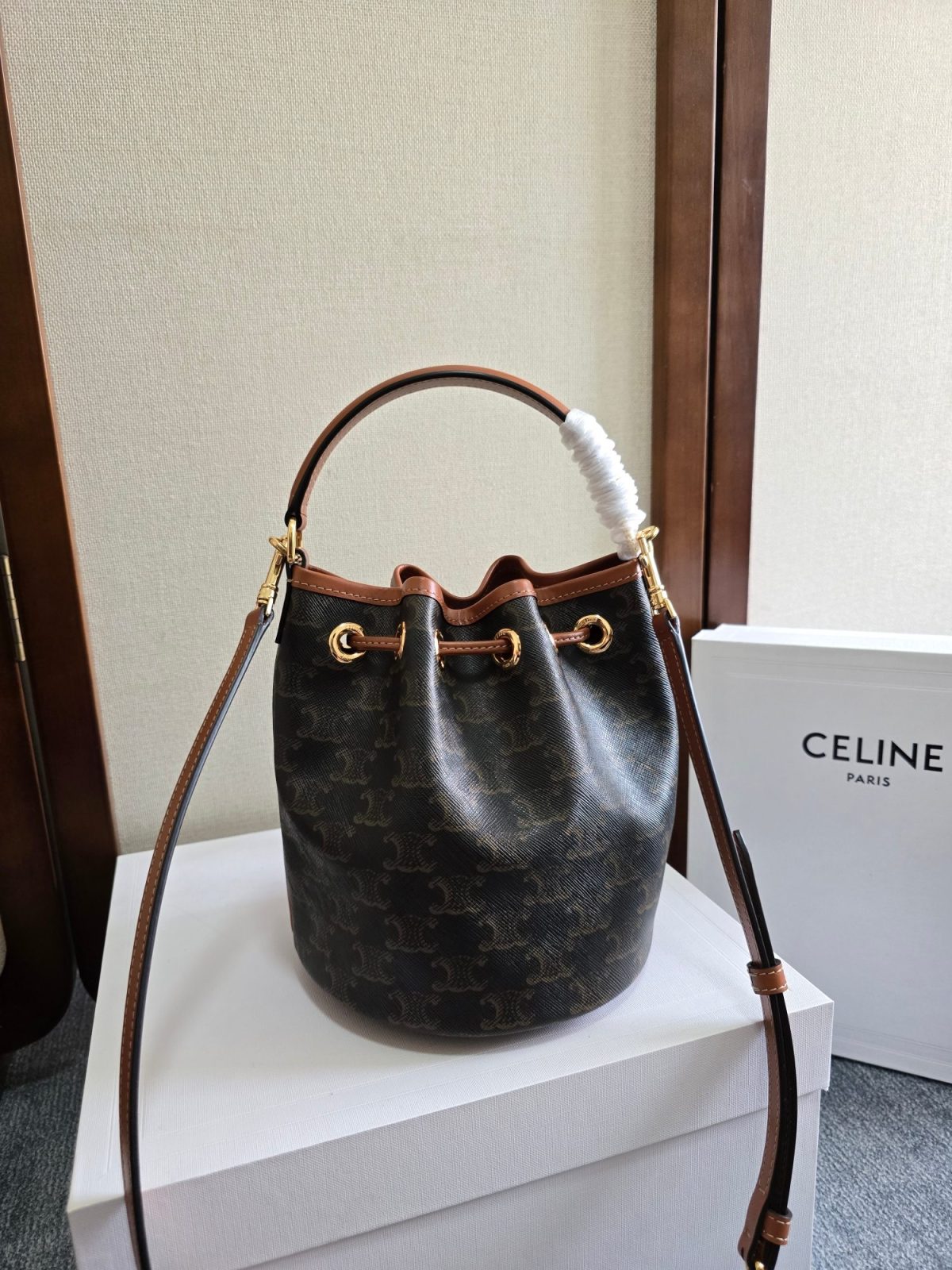 Celine Teen Clara Bag In Supple Grained Calfskin - Image 3