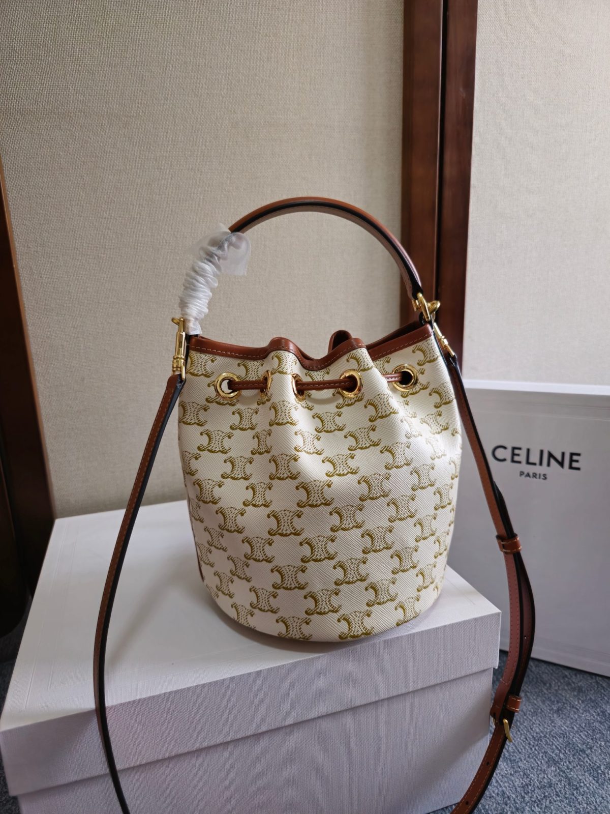 Celine Teen Clara Bag In Supple Grained Calfskin - Image 2