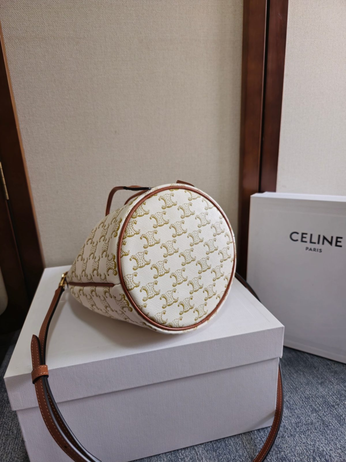 Celine Teen Clara Bag In Supple Grained Calfskin - Image 6