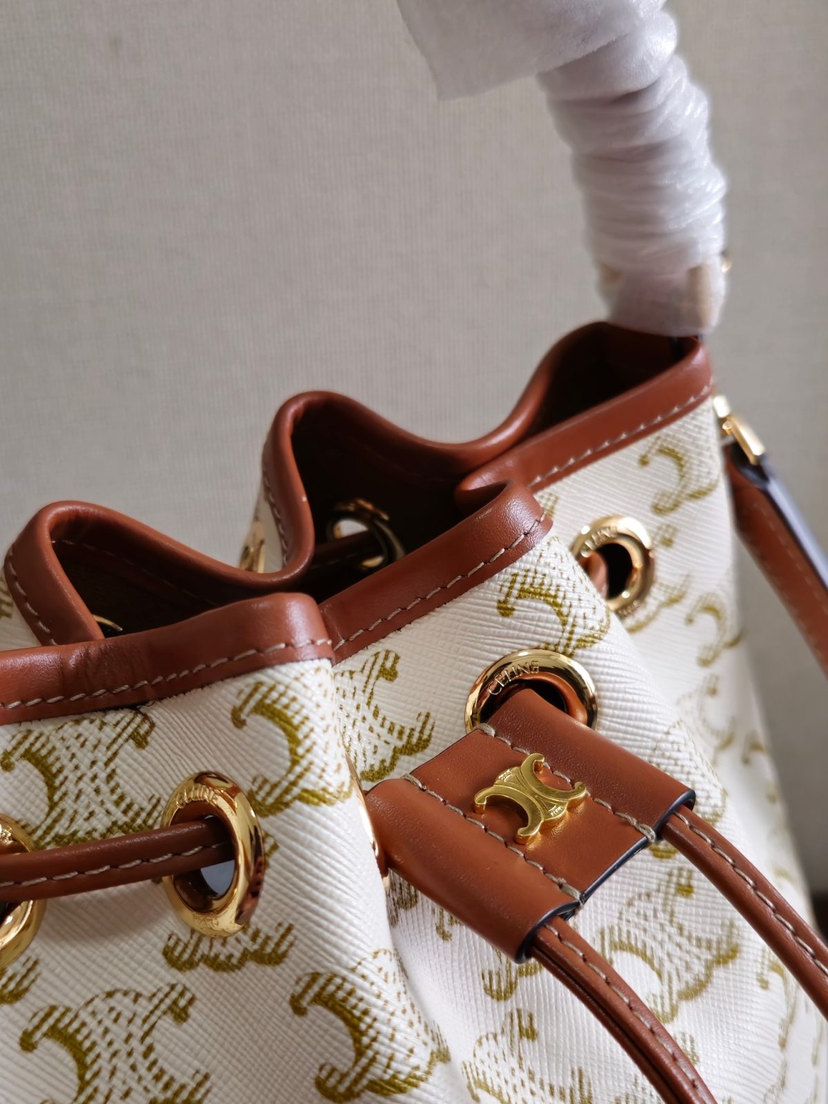 Celine Teen Clara Bag In Supple Grained Calfskin - Image 7