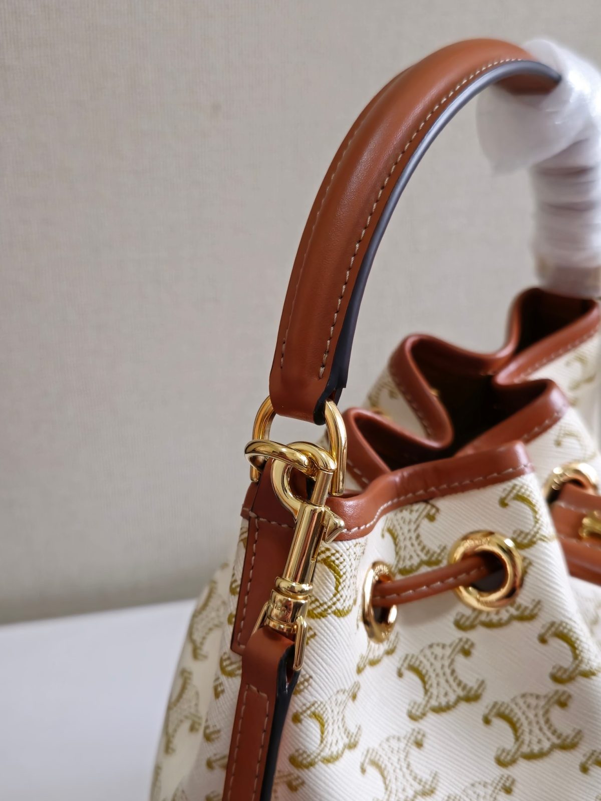 Celine Teen Clara Bag In Supple Grained Calfskin - Image 4