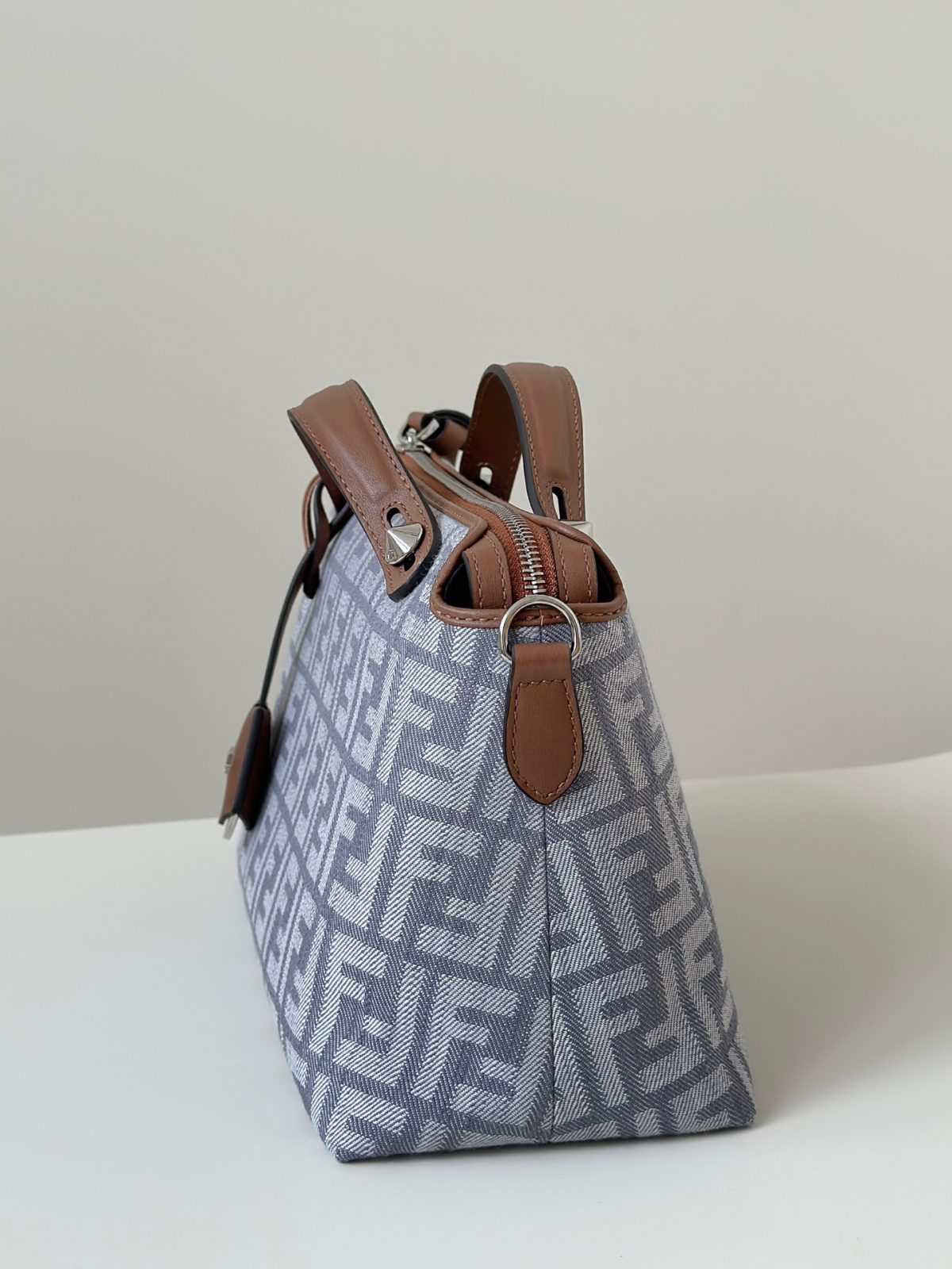 Fendi Boston Large Handbag - Image 4
