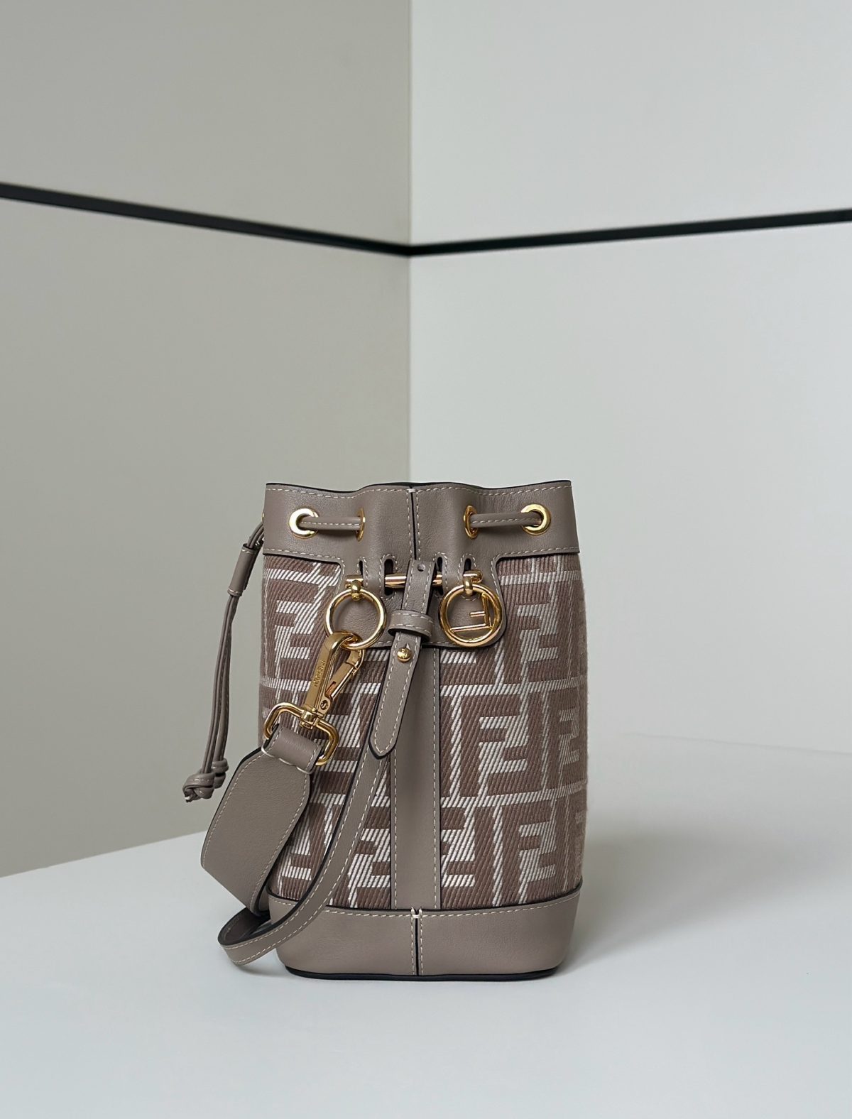 Fendi Mon Tresor Mini Bucket Bag - Image 3