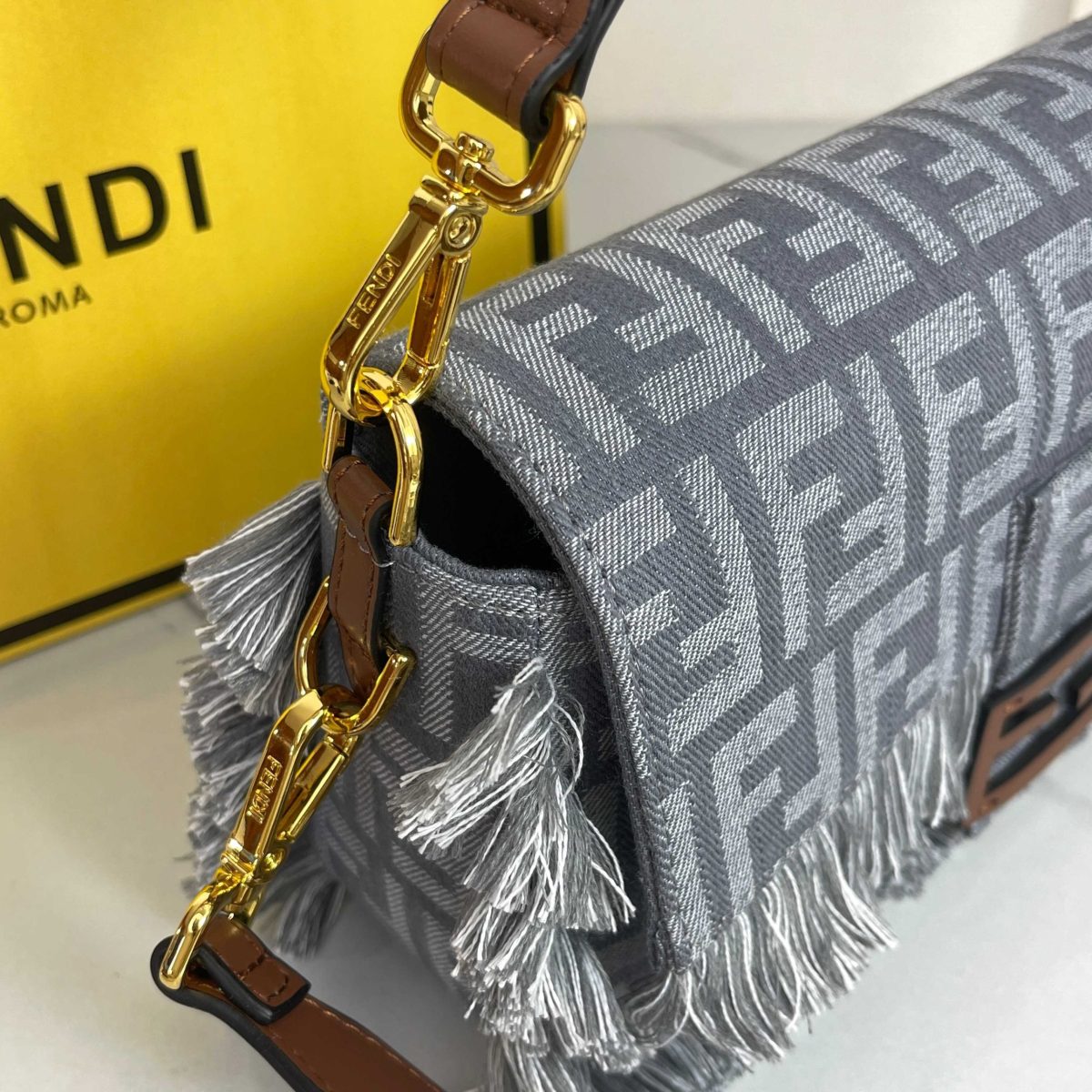 Fendi Baguette Bag - Image 9
