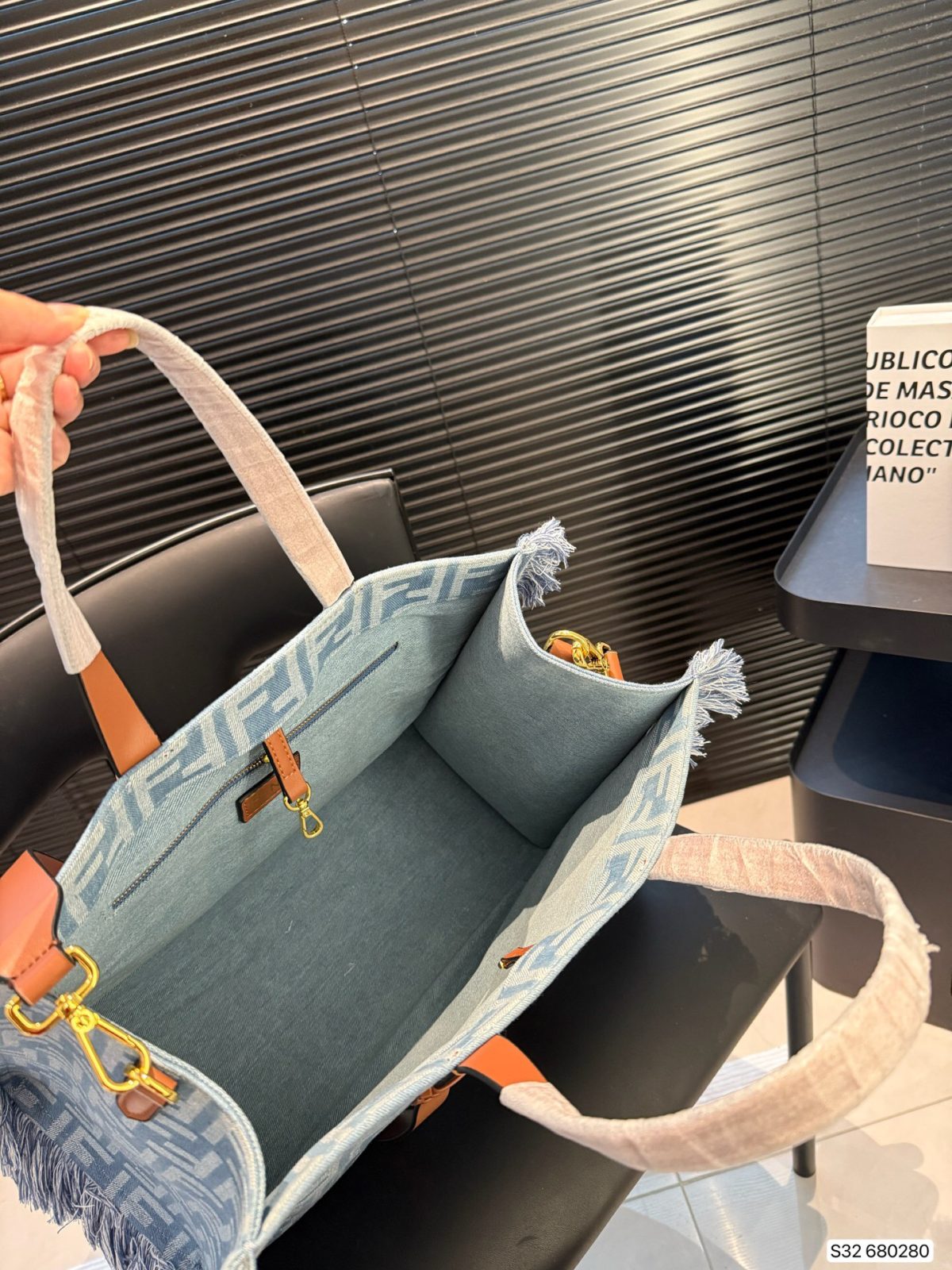 Fendi Summer Tote - Image 9